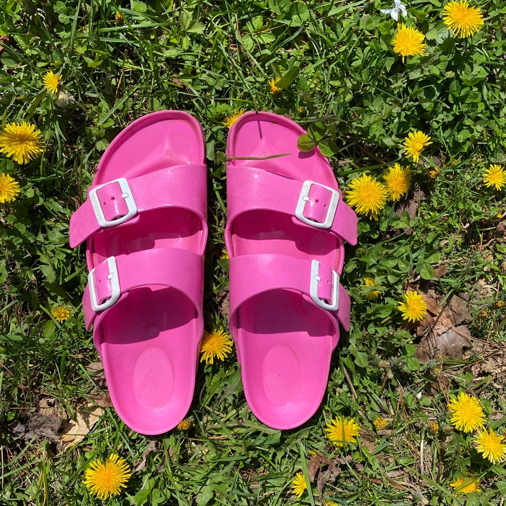 Pink Birkenstock sandals 🌸